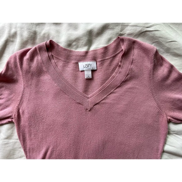 EUC Ann Taylor LOFT VNeck Sweater Mauve Pink size Small - Picture 3 of 7
